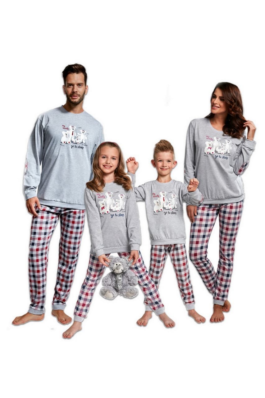 Одежда детям и взрослым