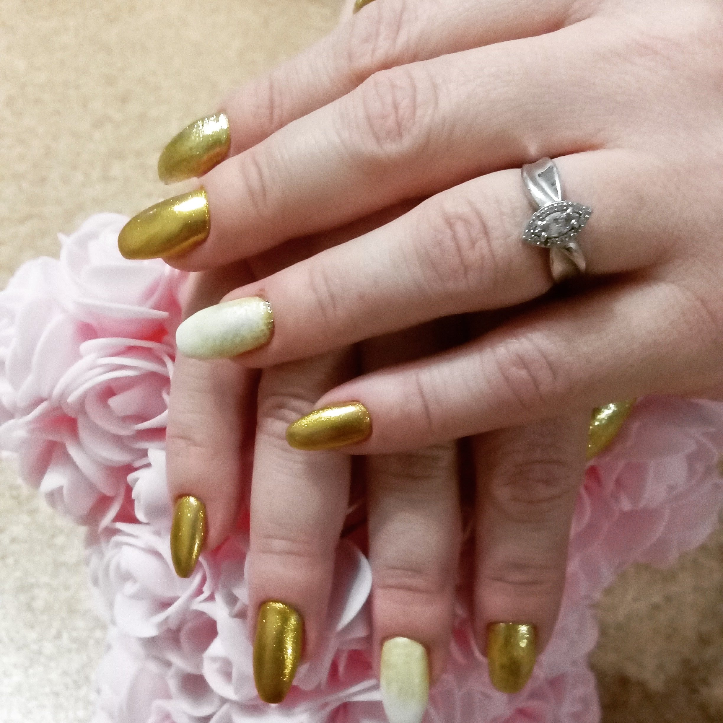 Маникюр и педикюр