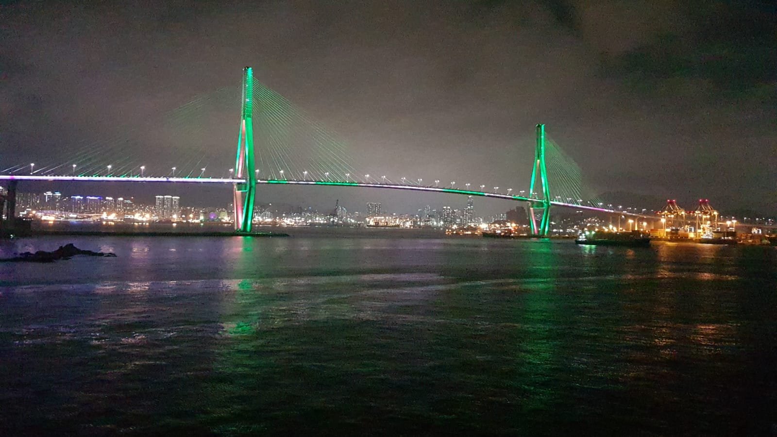 Город у моря