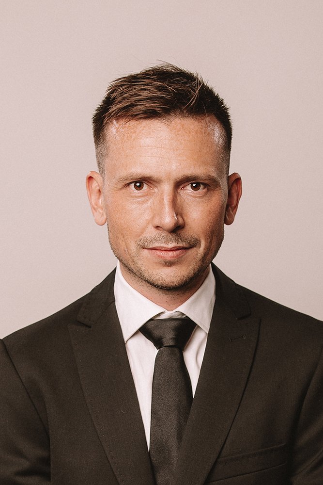 K A L I N O V S K I Y