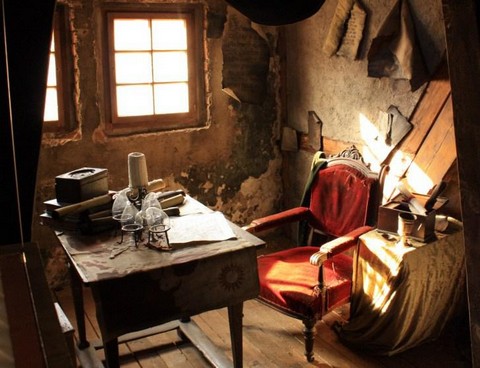 Каморка под глиняной крышей