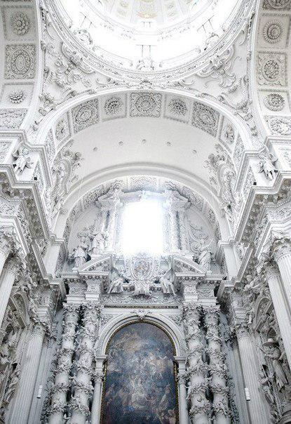 Московский дизайнер