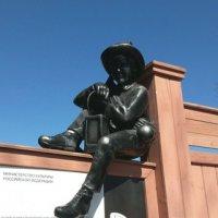 Памятники со всего мира