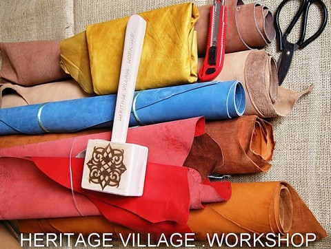 Кожаные изделия ручной работы мастерской HERITAGE VILLAGE. WORKSHOP