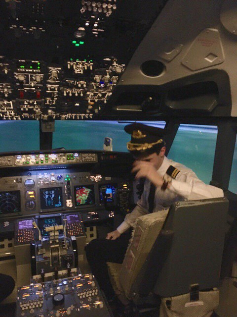 Говорит командир корабля